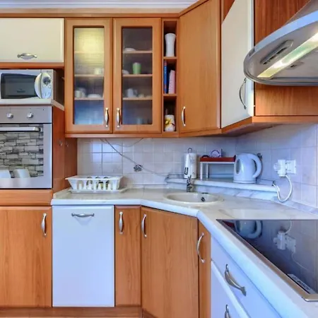 Amaii 2 Apartment Karigador